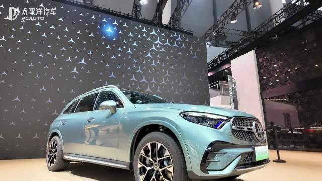 视频：带电之后 更带感了吗？体验北京奔驰GLC 350e L