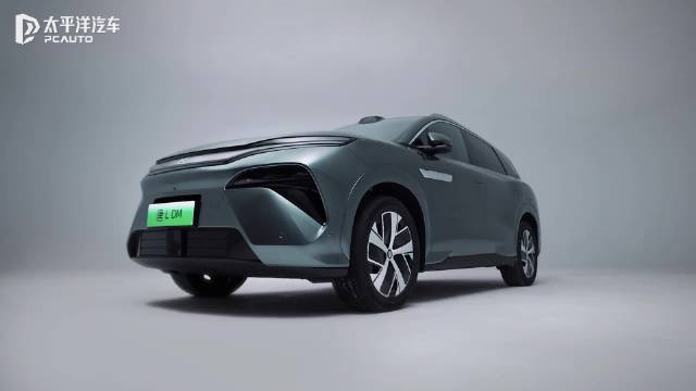 一起数数唐L的车内有多少储存空间