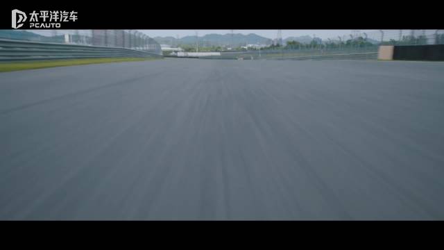 雅阁挑战“30秒内驾车绕移动桩最多” 29.196秒17桩荣获新吉尼斯世界纪录