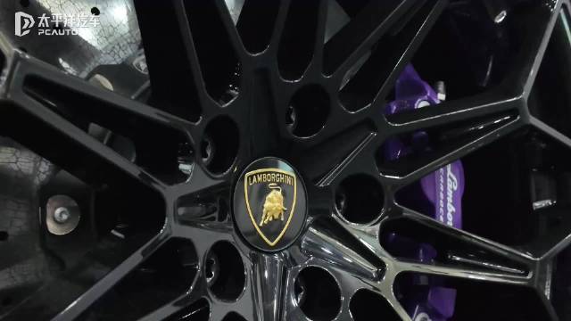 不凡之作！ 赛道试驾兰博基尼Temerario