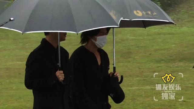 周渝民 言承旭现身大S纪念雕像揭幕仪式