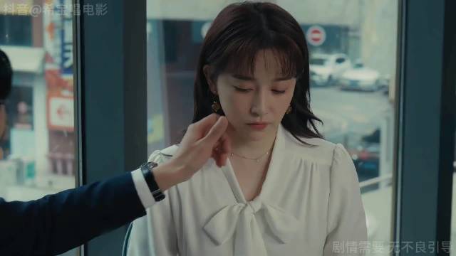 白天是公司的小牛马，晚上却陪老大过家家，半夜还要起来写策划