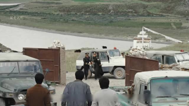 胡歌杨紫新剧《生命树》：因为一次记者会召开后多杰受邀去北京开办演讲 却不料多杰离开后巡山队员遭到清算 而多杰也再回途中消