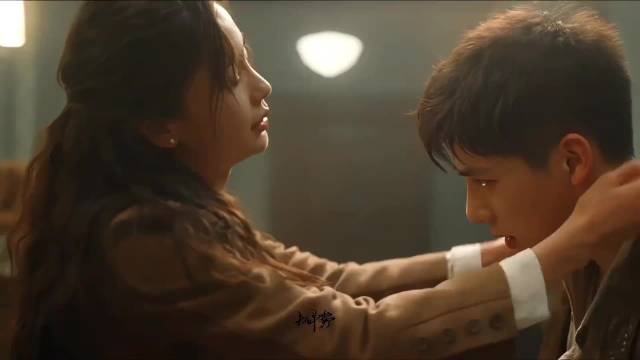 如果全世界都指责你 那姐姐蹲下来抱抱你 （  漫影寻踪）