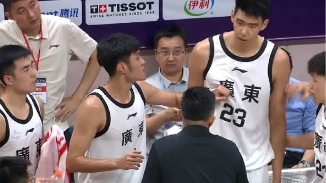 徐昕杜锋正面冲突：两人指着对方一顿输出丨徐昕被DNP成被逆转X因素