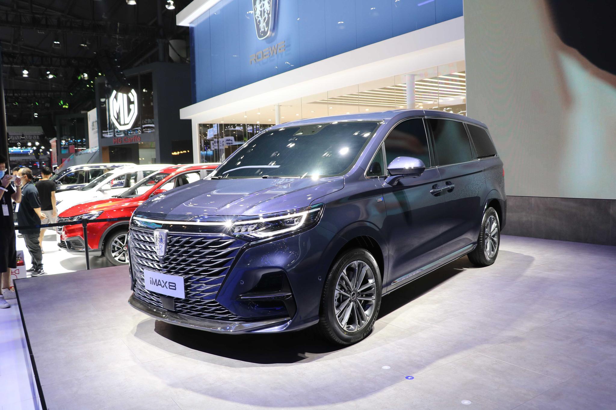 荣威商务车7座2020款,荣威七座车 2020成都车展 | 家族首款mpv 图解荣威imax8