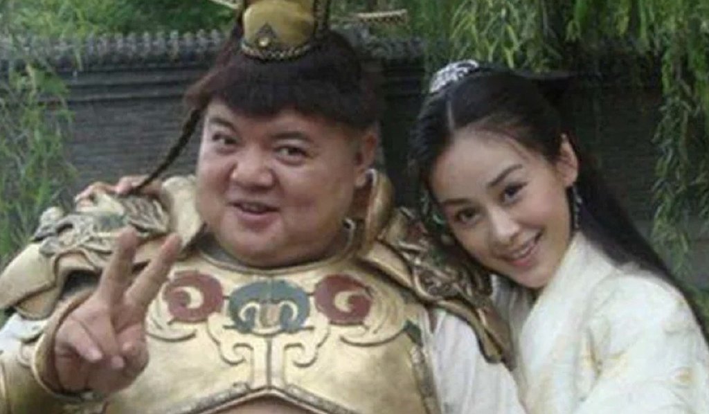 谢宁的职业,不停地变换