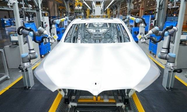 国产长轴距版新世代BMW iX3量产在即 Ai深度赋能产线提质增