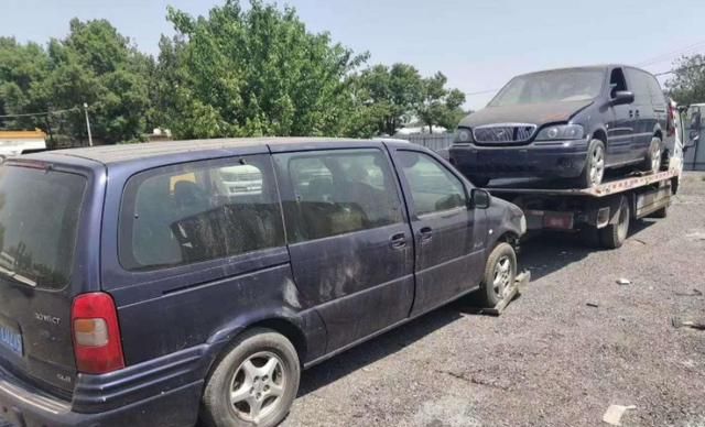 凭啥外国汽车40年还能上路,而国内开15年就报废?老司机给出答案