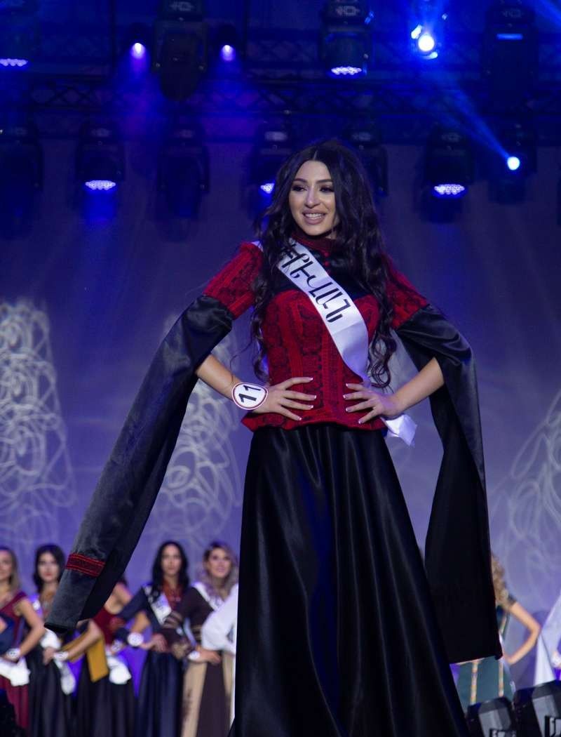 20岁的莉安娜沃斯基扬代表亚美尼亚参加世界小姐国际比赛