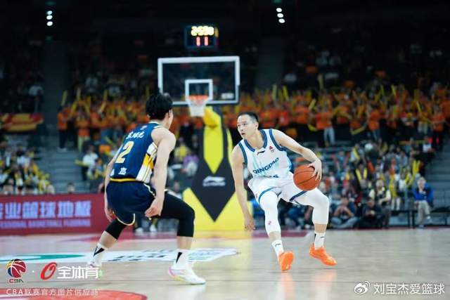 核心内线杨瀚森离队后，青岛男篮的季后赛之路将如何被本土球员的发挥所定义？