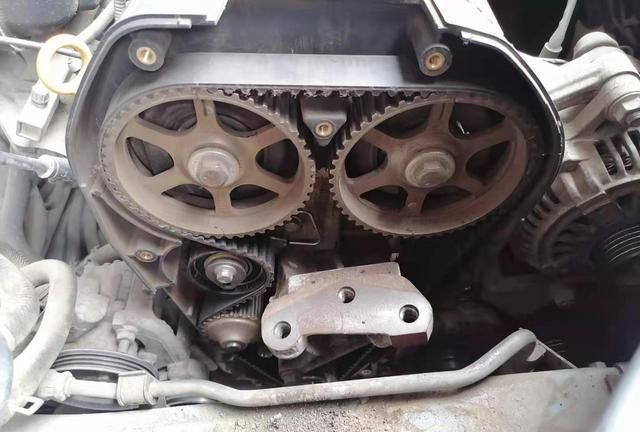 荣威550正时工具使用图,荣威550正时皮带安装图 胖哥维修荣威550发动机"啾啾"异响,顺便更换正时皮带