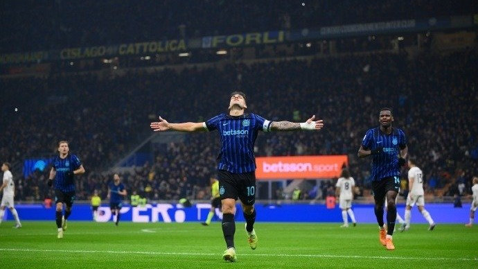 国米三连胜登顶意甲榜首，劳塔罗成队史第四射手，小将带来惊喜