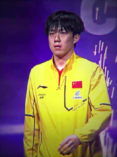 “谁更具压迫感？”