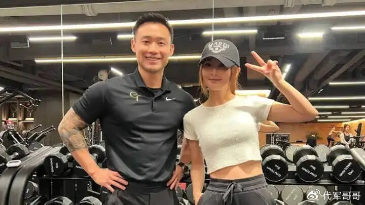 揭秘42岁阿Sa与小9岁健身教练恋情曝光真实内幕