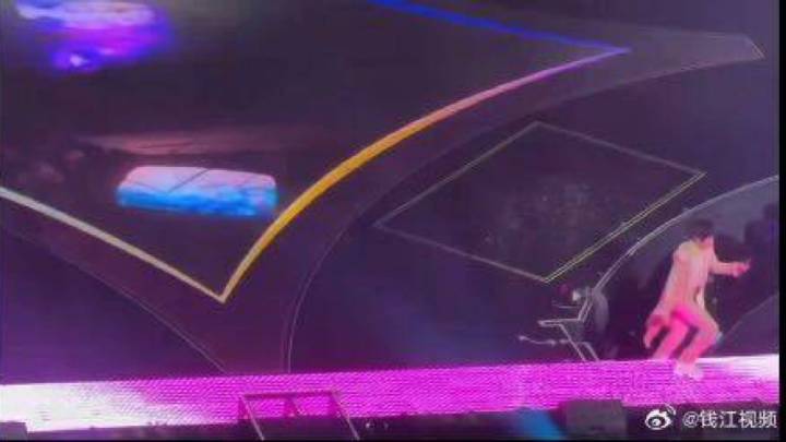 五月天阿信踩空摔下舞台，公司报平安