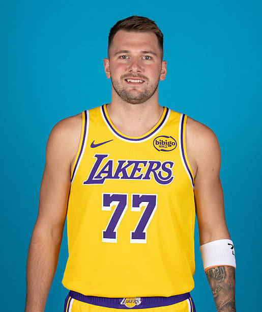 明天对阵雷霆，东契奇继续缺阵，艾顿大概率出战