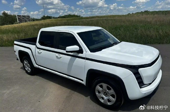 Lordstown皮卡硬核设计亮相，四轮毂电机搭配非承载车身