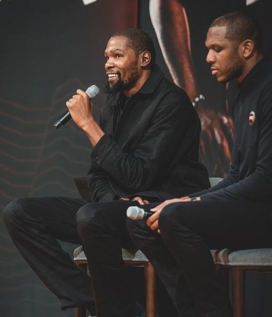 球迷热议杜兰特赛场发挥成焦点话题