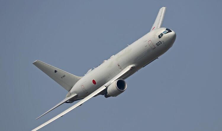 日本首架kc46a加油机完成首次空中加油曾遭美军拒收