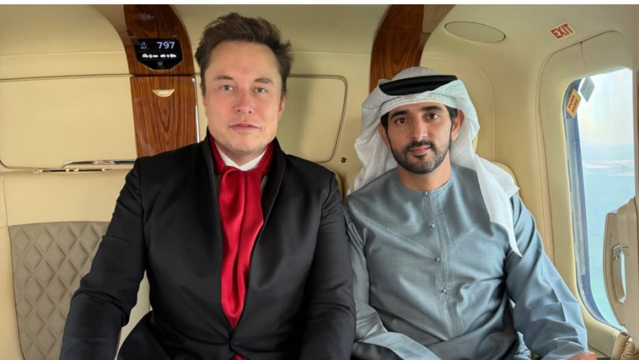 43岁迪拜最帅王储迎接马斯克，带上“小妾”生的儿子，首富领X娃