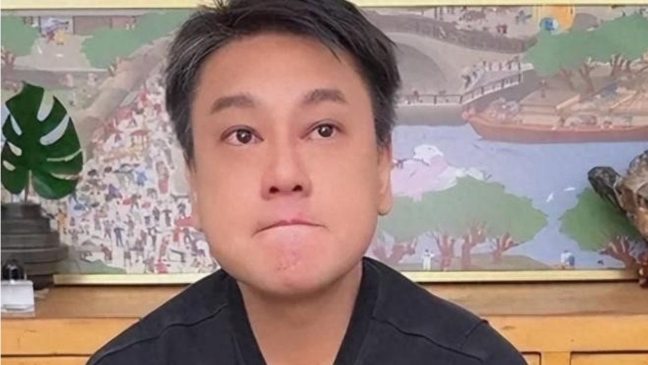 被踢出F4仅2个月，朱孝天夫妻二人在大S忌日直播，恶心的一幕出现