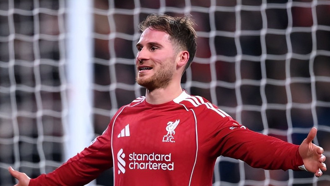 曼联阵容大变革，夏窗两大重磅引援目标浮现，都是豪门中场巨星