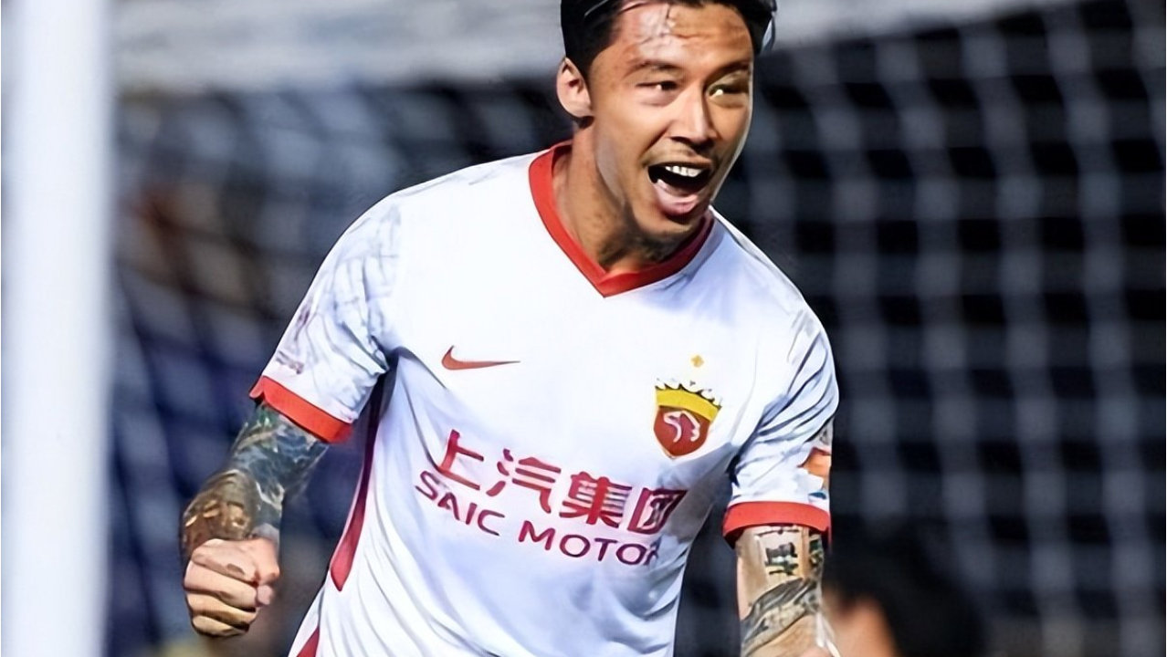 上海海港VS大连英博：王牌双后腰坐镇，梅伦多领衔，当家锋霸出击