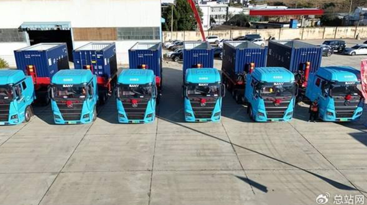 超充与换电角逐，电池底盘一体化为何是电动重卡的最佳底座？