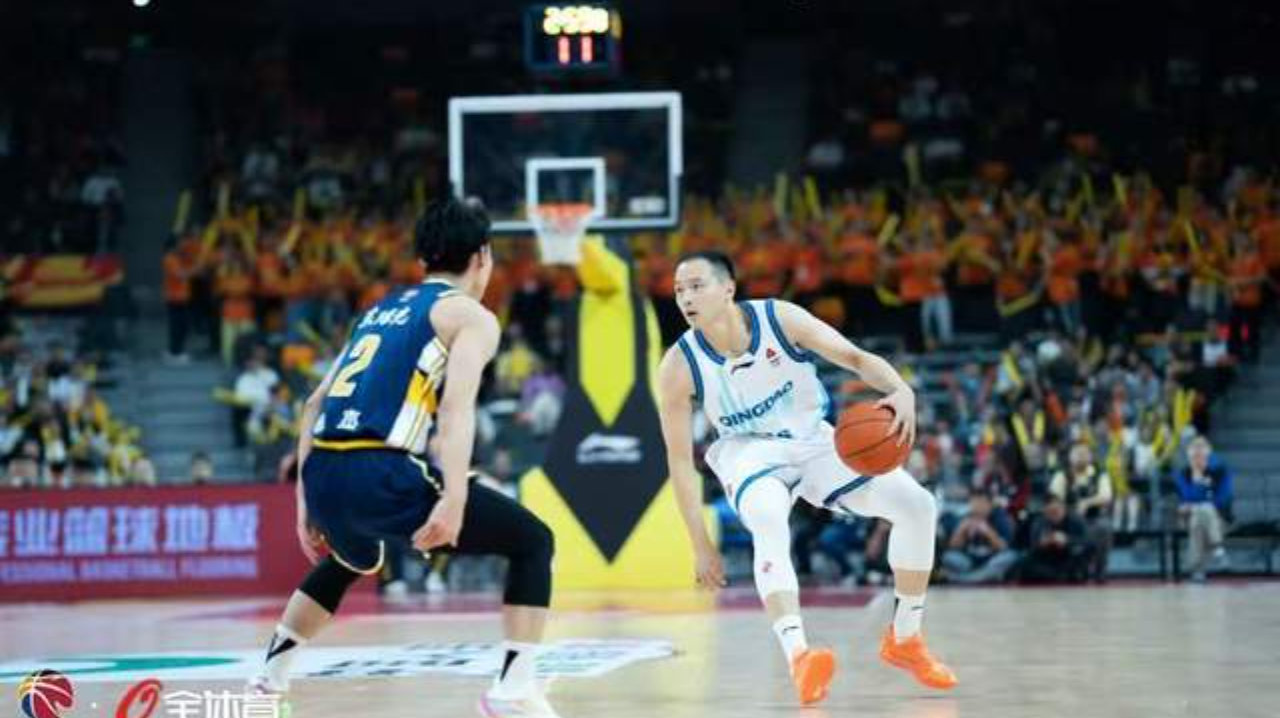 杨瀚森离队没受影响！ 青岛季后赛之路仍需本土觉醒