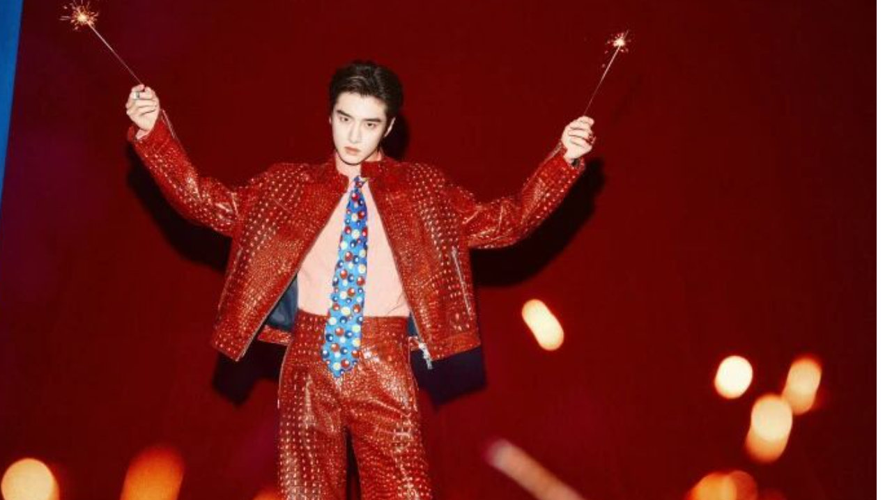 宋祖儿微博之夜｜裸纱鎏金缀异域，神秘女神的华丽氛围感