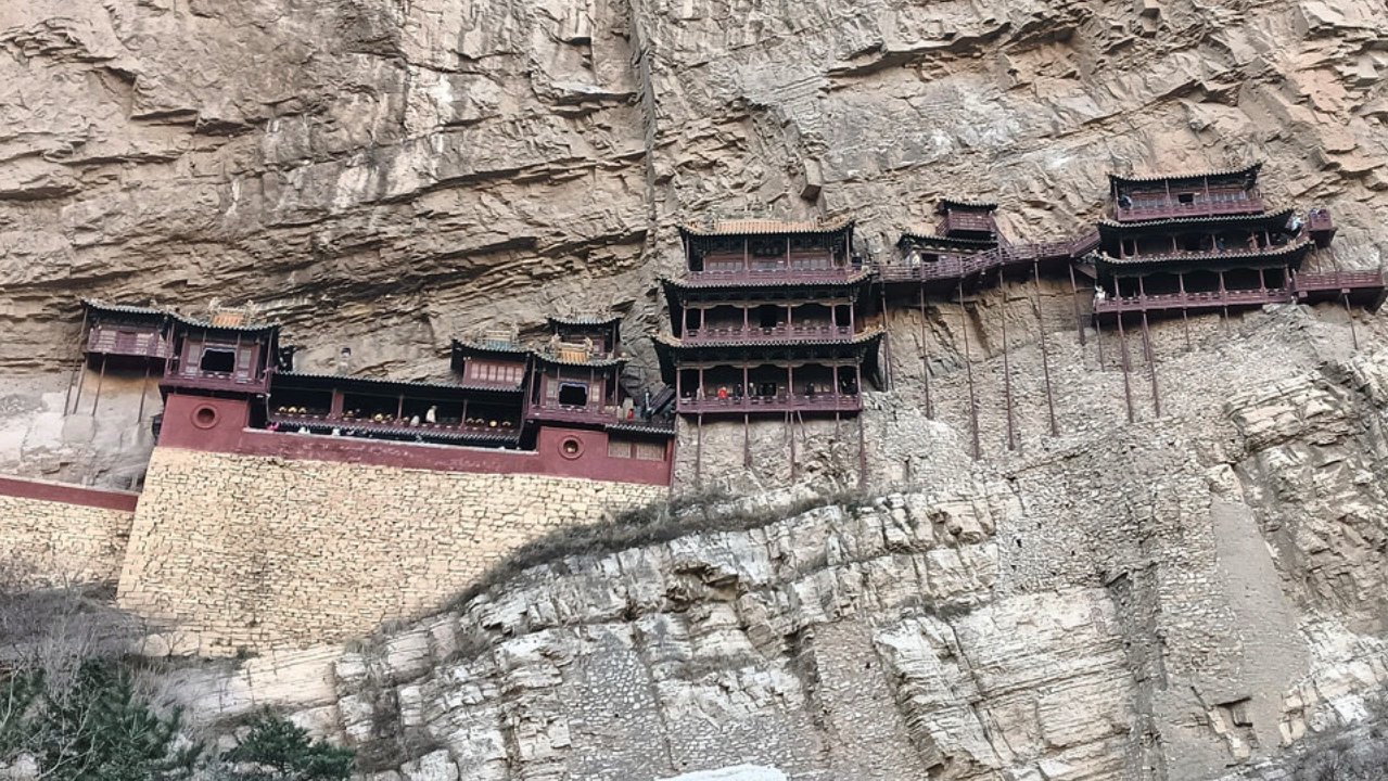 悬空寺探秘：我在悬崖上触摸了1500年前的北魏心跳