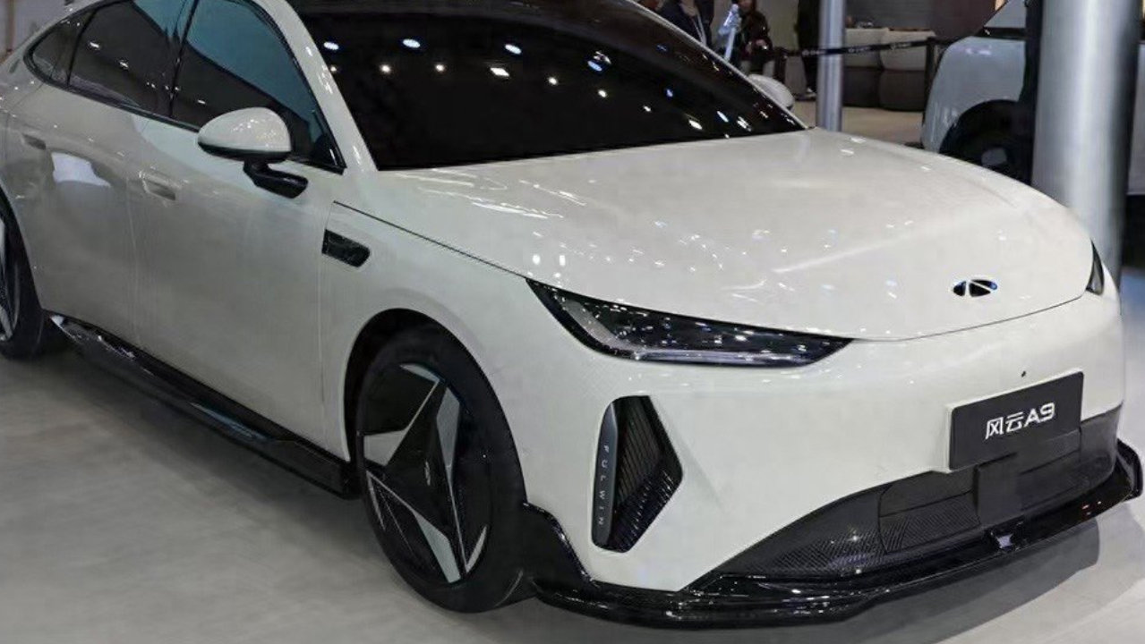 比亚迪汉又一劲敌！奇瑞风云A9实拍，车长超4米8，外观年轻运动