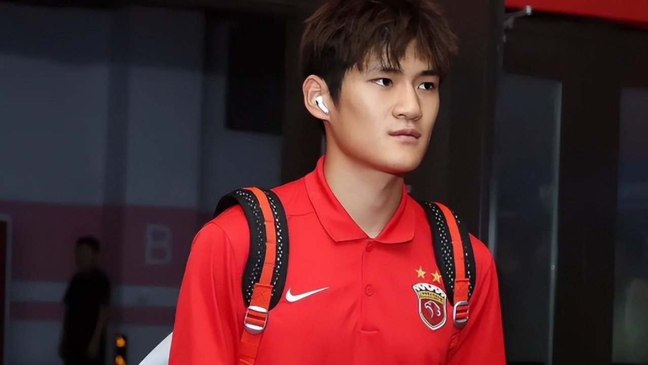 布局新赛季，上海海港做出一个非常英明的决定，武磊接班人不走了