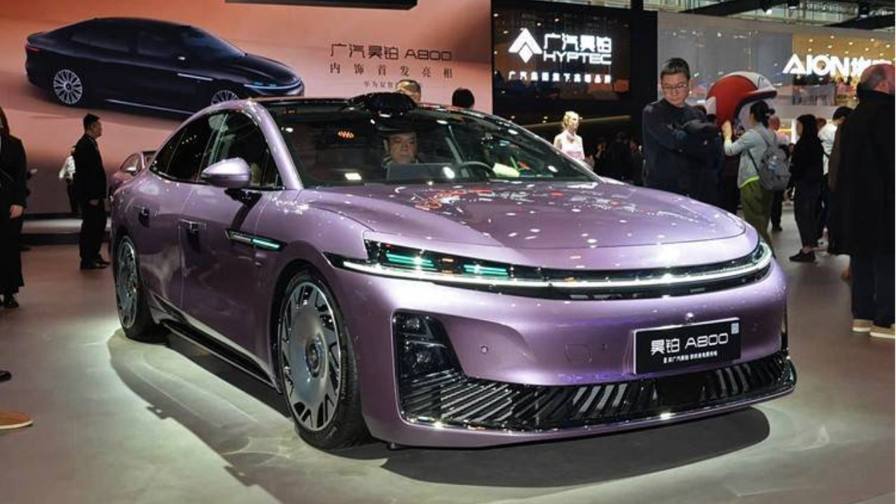 昊铂A800上市，三电机+四激光雷达，限时补贴价16.48万元起