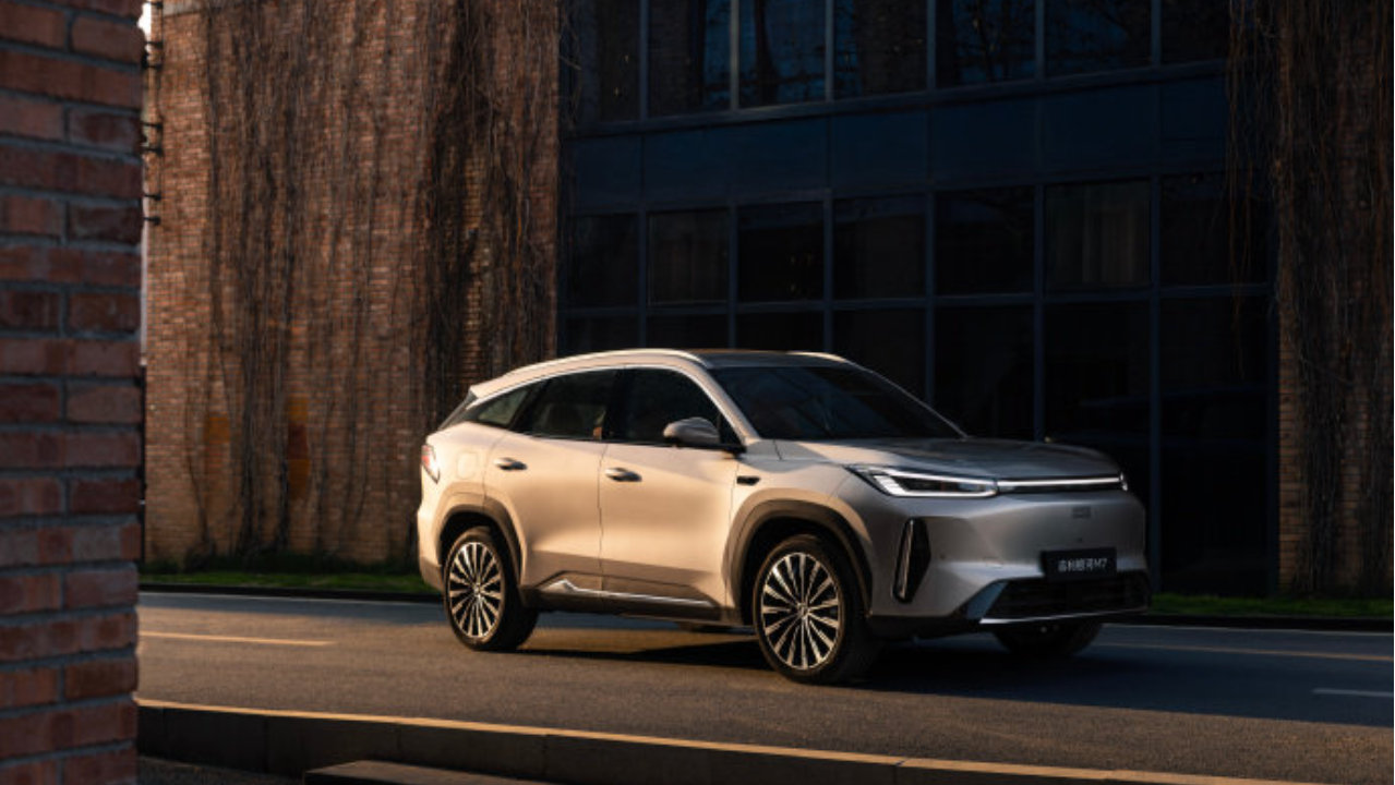 EV晨报 | 吉利汽车Q1营收首破800亿，核心归母净利润同比增长31%