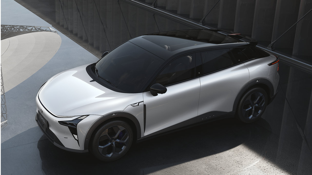 还有点小感动！爆雷一年的造车新势力，CEO真没跑，车机还在更新