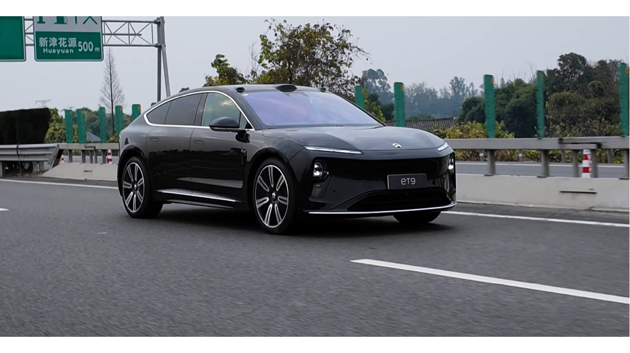 蔚来ET9评测：线控转向好用、04尾速195km/h，底盘舒适违背预期