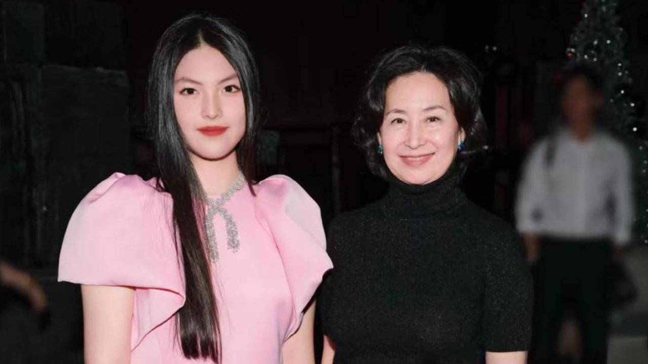 这一次，李湘母女自豪的“优越”，被郭晶晶何超琼彻底击碎