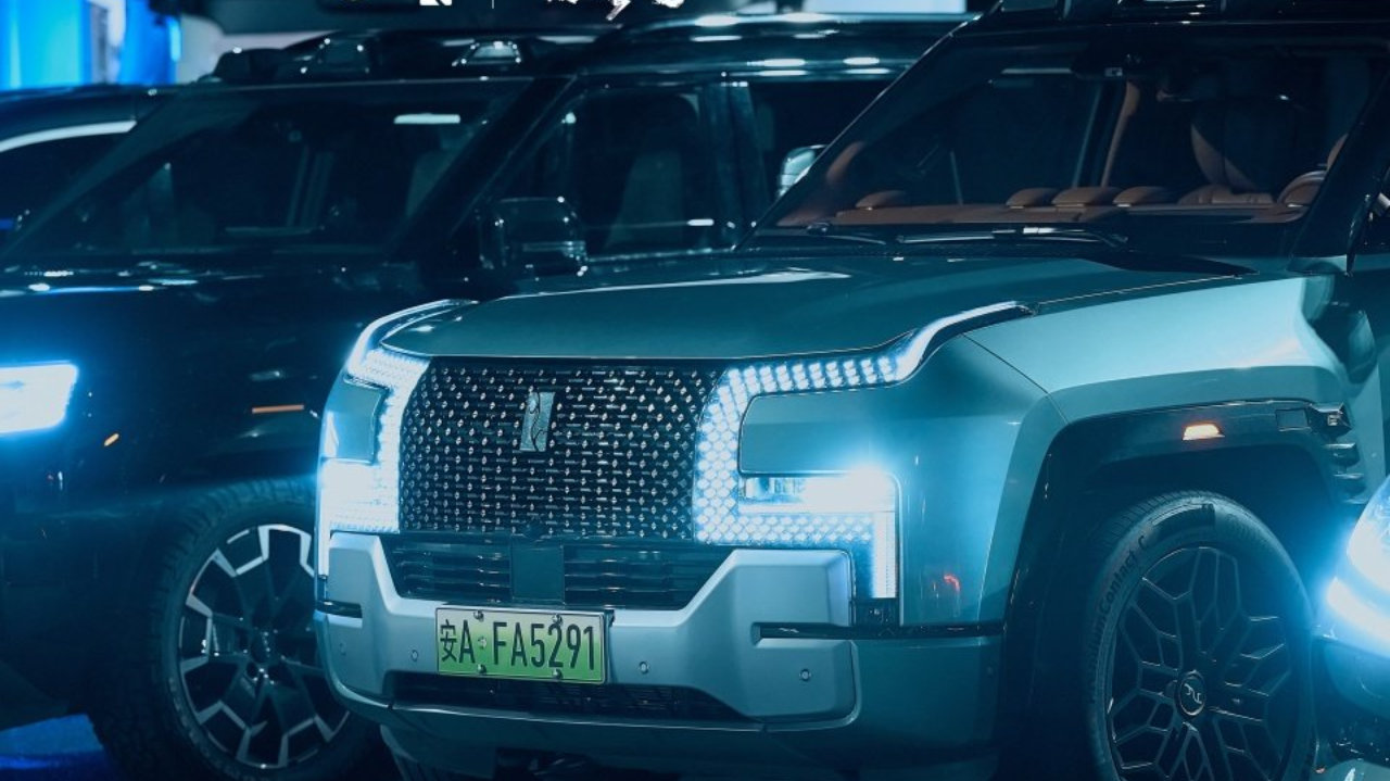 春节看《惊蛰无声》，被国产车帅到了！这才是中国智造的底气