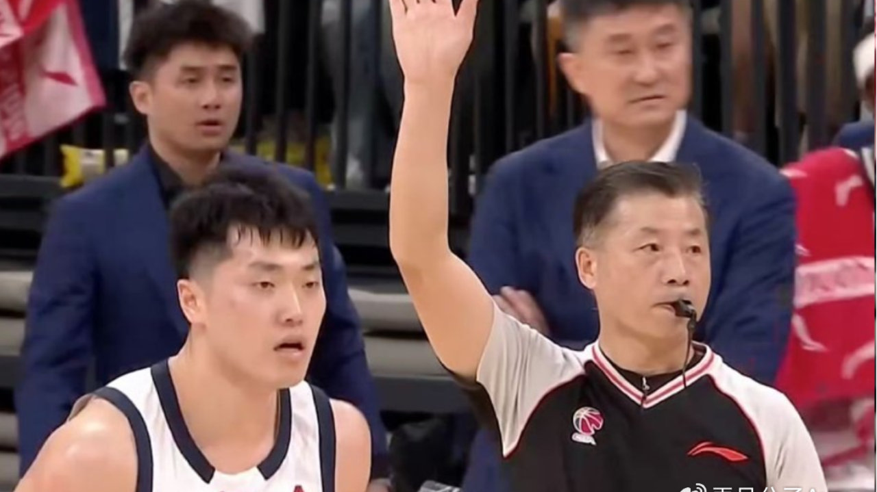 杜锋“干儿子”拯救球队，蒙进俩三分，球迷：下一场又能被重用了