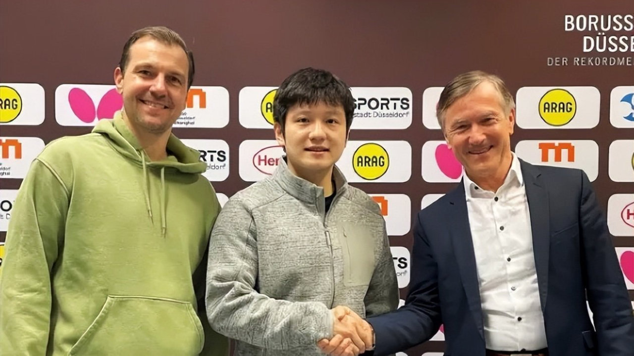 孙颖莎打电话时偷乐，樊振东拿历史最高薪，林高远读球迷信快哭了