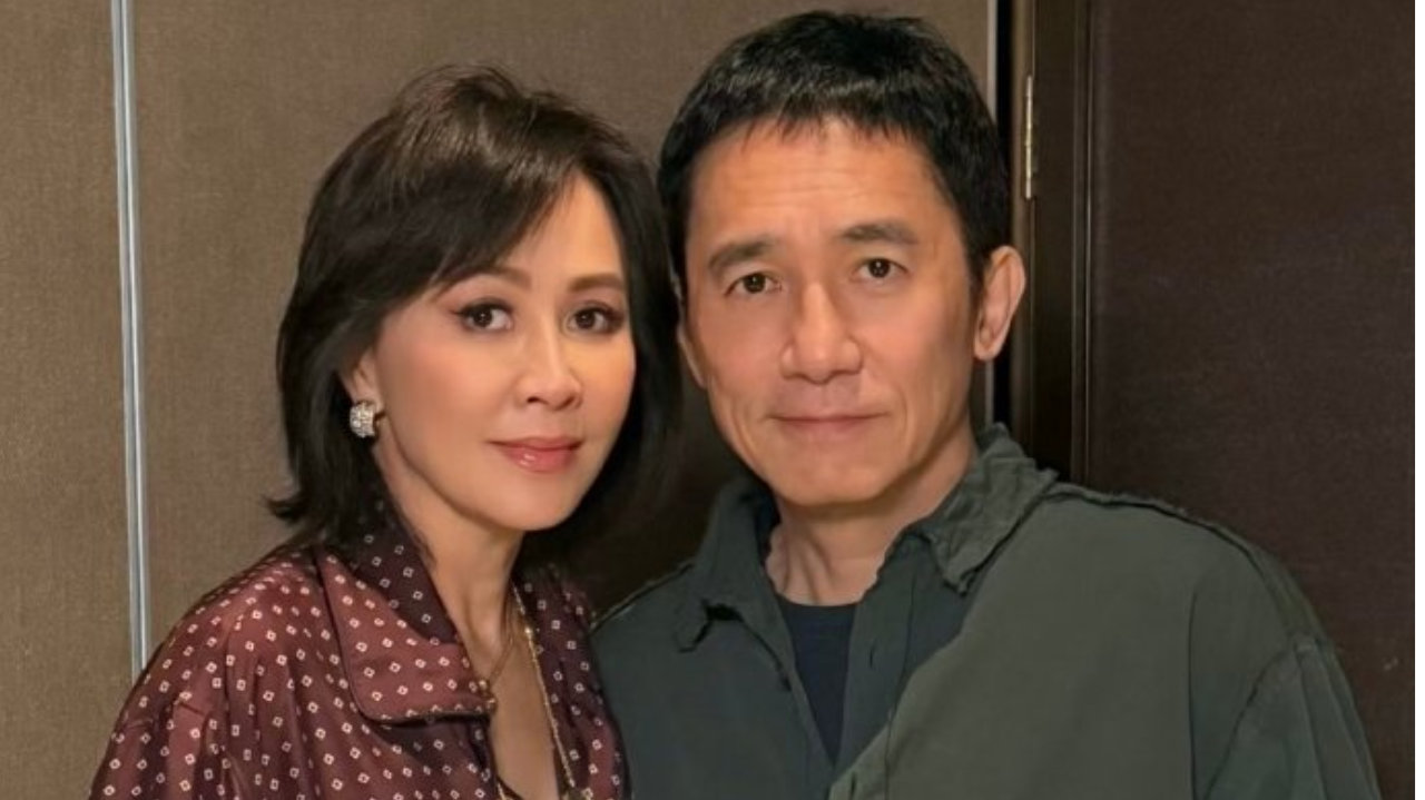刘嘉玲为梁朝伟庆祝64岁生日，30岁的帅气侄子罕见出镜