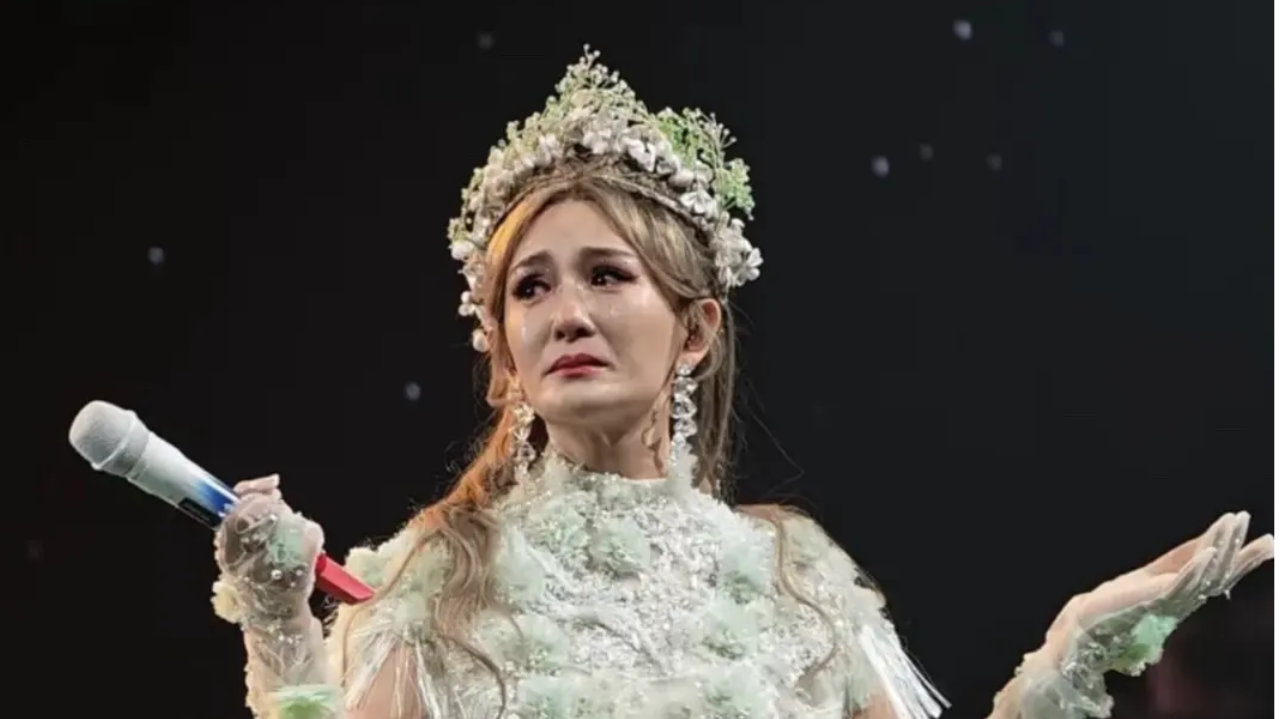谢娜的北京演唱会取消，相声，小品，演员都能开，唯独主持人不行