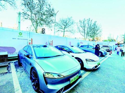 淄博首家　超快充电站落户张店