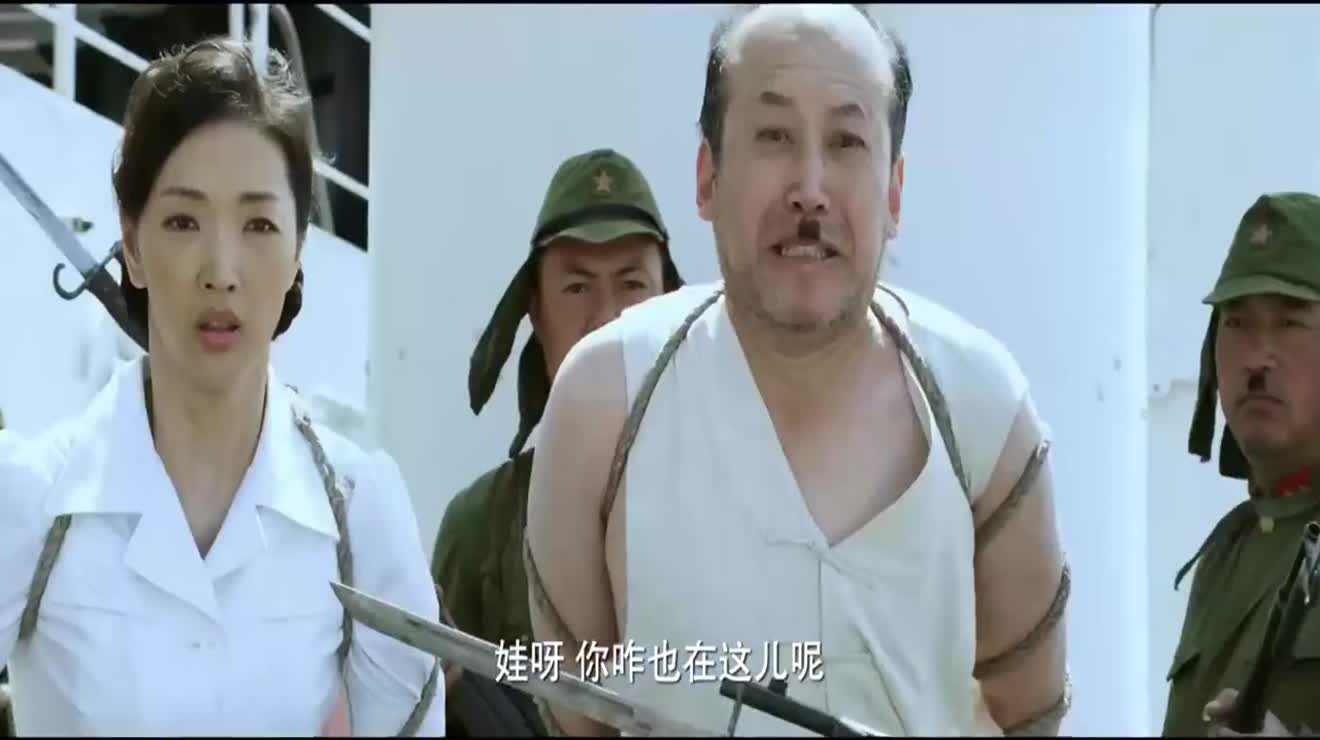 举起手来:太君刚把腿伸直,立马又被潘长江压断,太搞笑