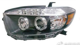 随着汽车照明技术的飞速发展，车灯不再仅仅是功能性的部件，而是融合