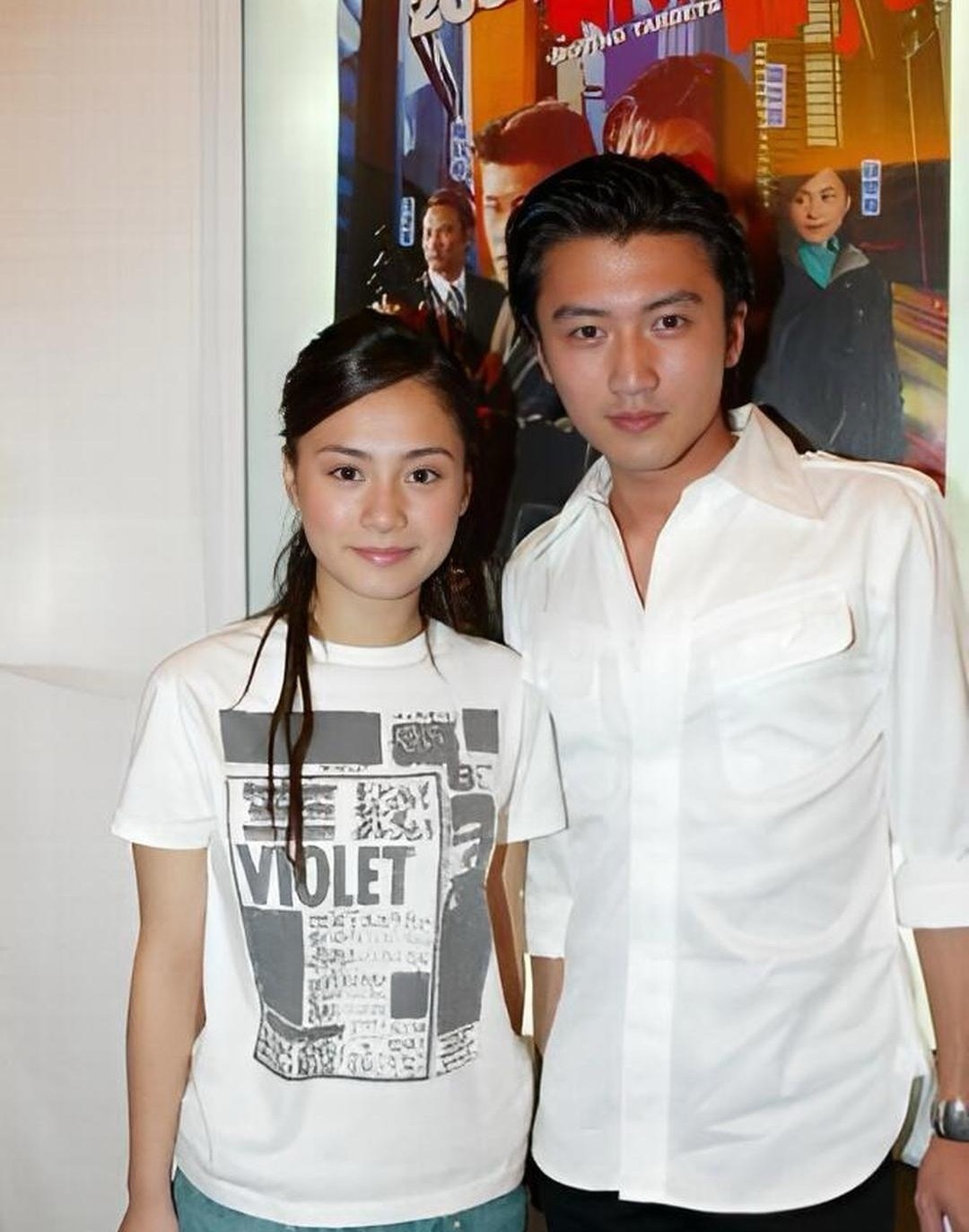 这是钟欣潼谢霆锋旧照，竟然很明显的看出男的比女的还漂亮