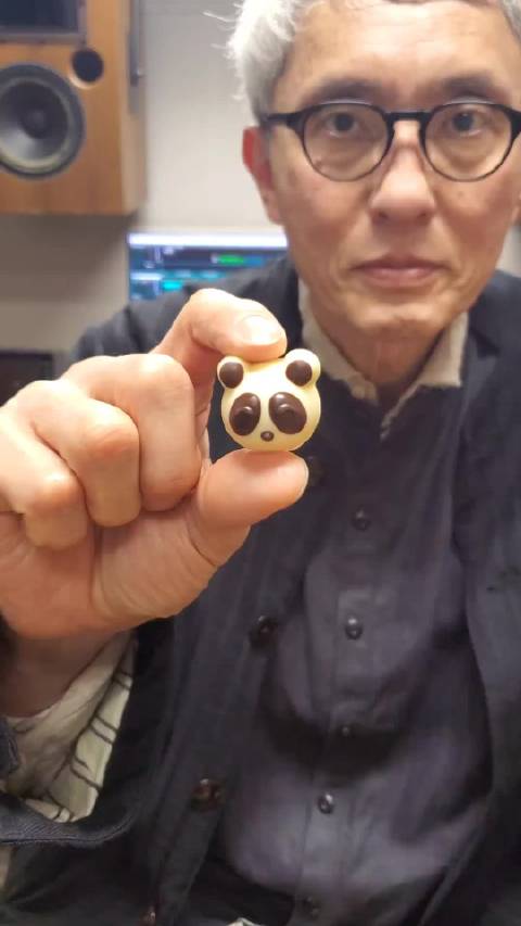 このパンダ（）うまいなぁ～这个（巧克力）好好吃啊