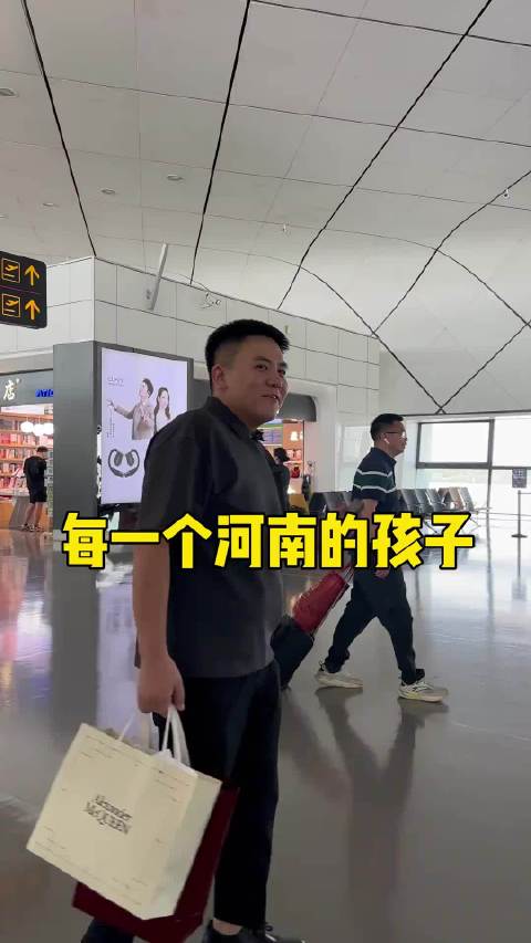 视频：跨越1700公里到深圳 交付一台奔驰S450 不管多远 车能到服务就能到